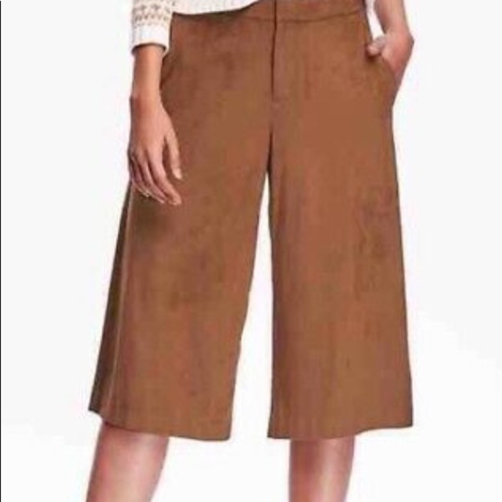Old Navy Faux Suede Gaucho Pants - NWOT - Picture 3 of 6